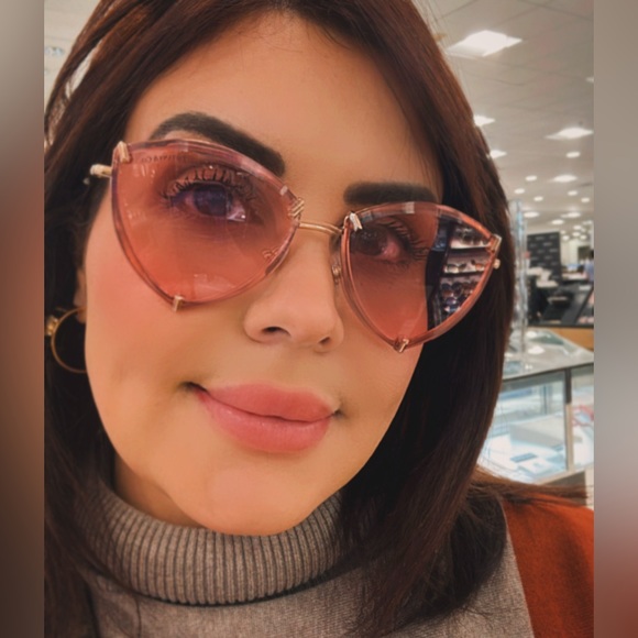 Come and check my closet! bundle to save money !!! - Picture 1 of 5